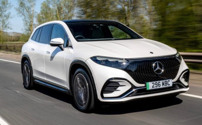 Оновлений Mercedes EQS SUV отримав нові мотори та дизайн (ФОТО)